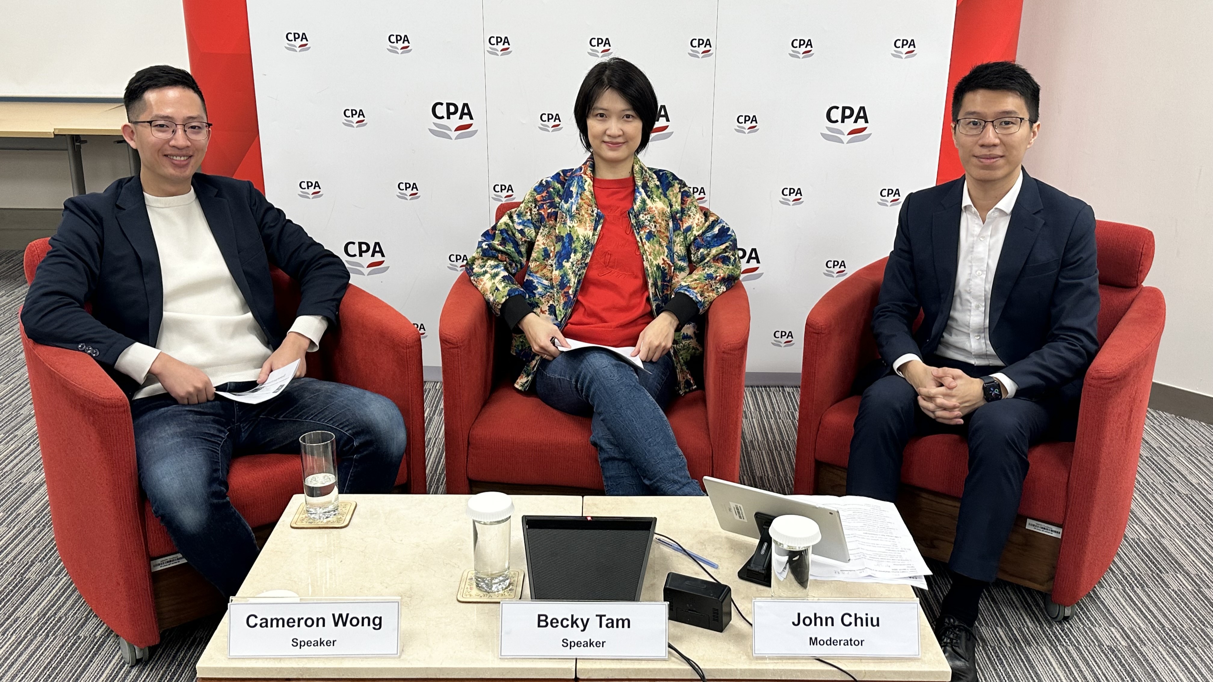 8_Fintech Professional